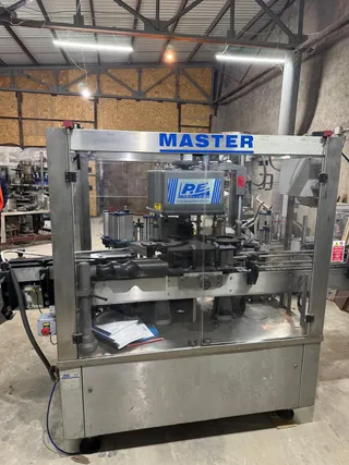 P.E. Labellers MASTER M/S rotary labeller, photograph 1 of 14