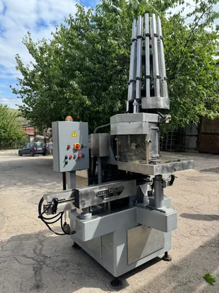 Robino & Galandrino four-head muselet machine, photograph 2 of 19