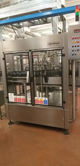 Metalnova bottle rinser, photograph 2 of 31