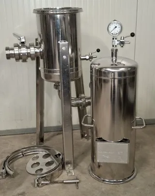Pall 3 × 30″ microfiltration housing, photograph 2 of 8