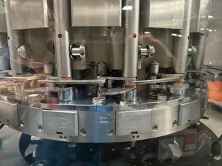 Bertolaso DELTA 516 S corking machine, photograph 3 of 11