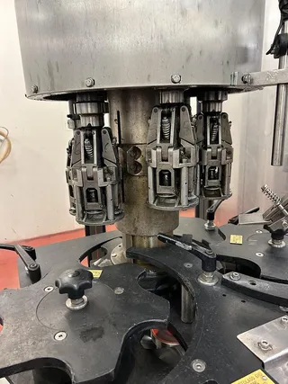 Carbonated soft-drink bottling line for glass, photograph 9 of 10