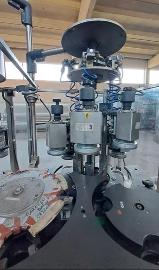 Robino & Galandrino capsule crimper with optical orientation, photograph 11 of 17