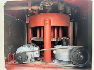 Robino & Galandrino four-head muselet machine, photograph 12 of 19