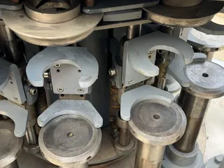 Robino & Galandrino four-head muselet machine, photograph 18 of 19